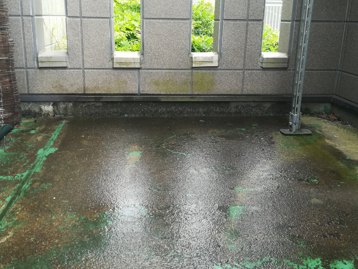 バルコニーからの雨漏り
